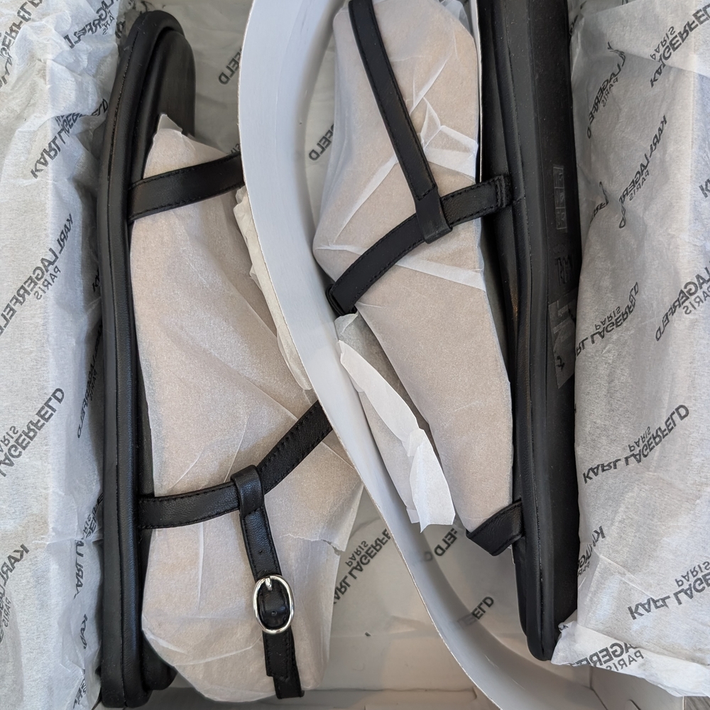 Karl Lagerfeld Black Cat Sandal for Pets - Picture 3 of 4